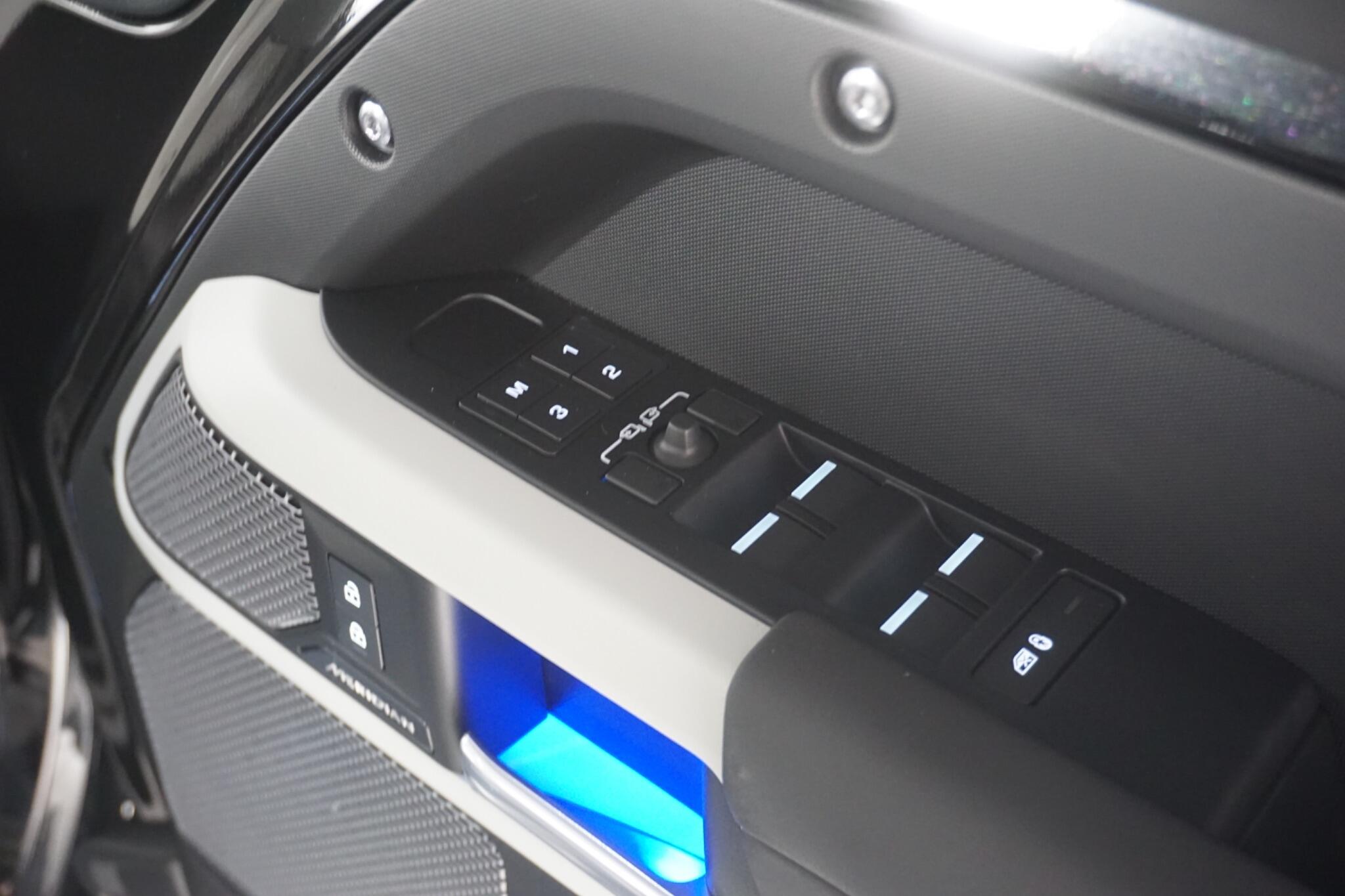 Land Rover Defender 110 2.0 P400e 15.4kWh XS Edition SUV 5dr Petrol Plug-in Hybrid Auto 4WD Euro 6 (s/s) (404 ps)